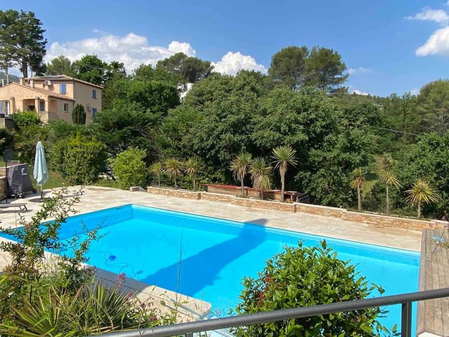 Appartement 2-4 Pers. Piscine, Entre Aix Et Cassis La Destrousse Luaran gambar