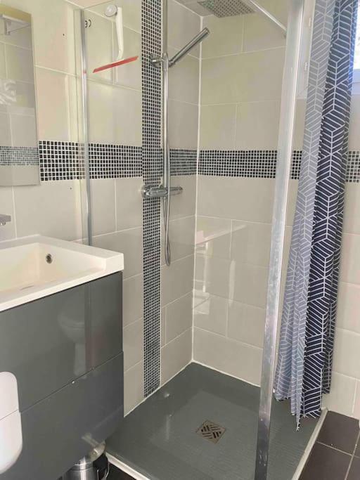 Appartement 2-4 Pers. Piscine, Entre Aix Et Cassis La Destrousse Luaran gambar