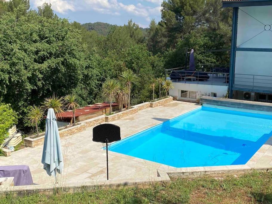 Appartement 2-4 Pers. Piscine, Entre Aix Et Cassis La Destrousse Luaran gambar